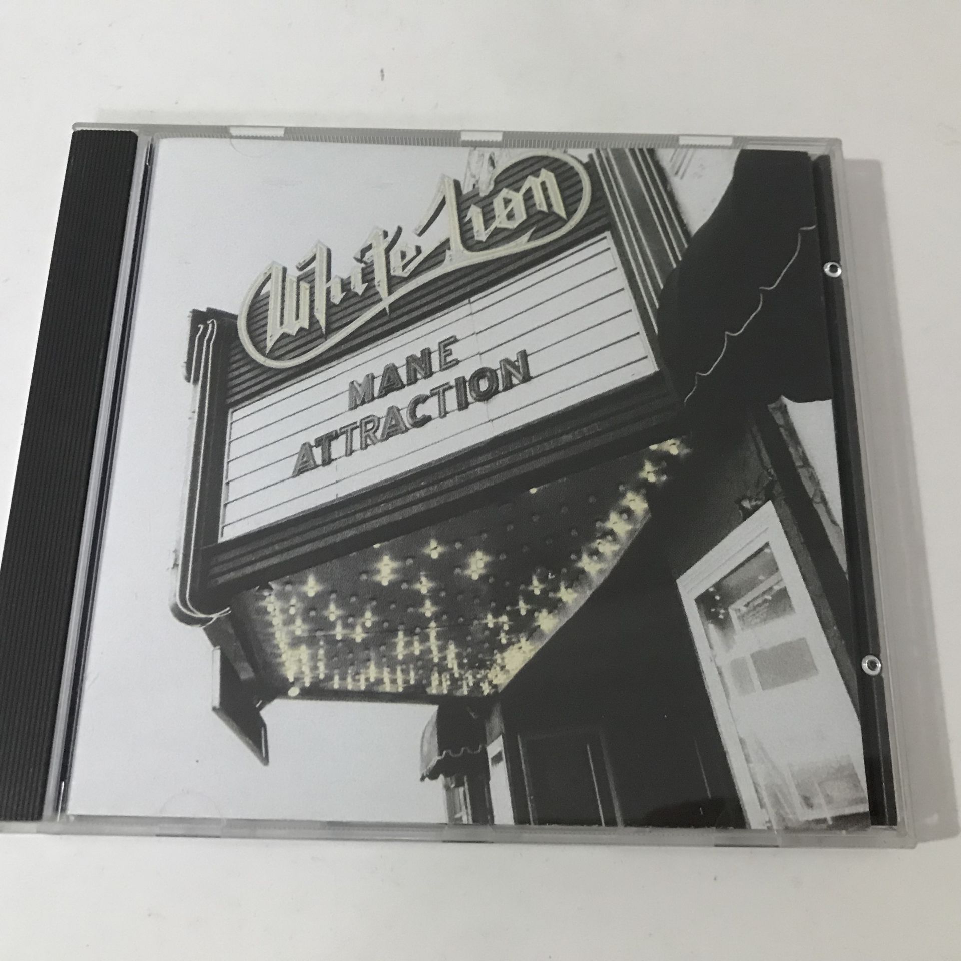 White Lion – Mane Attraction