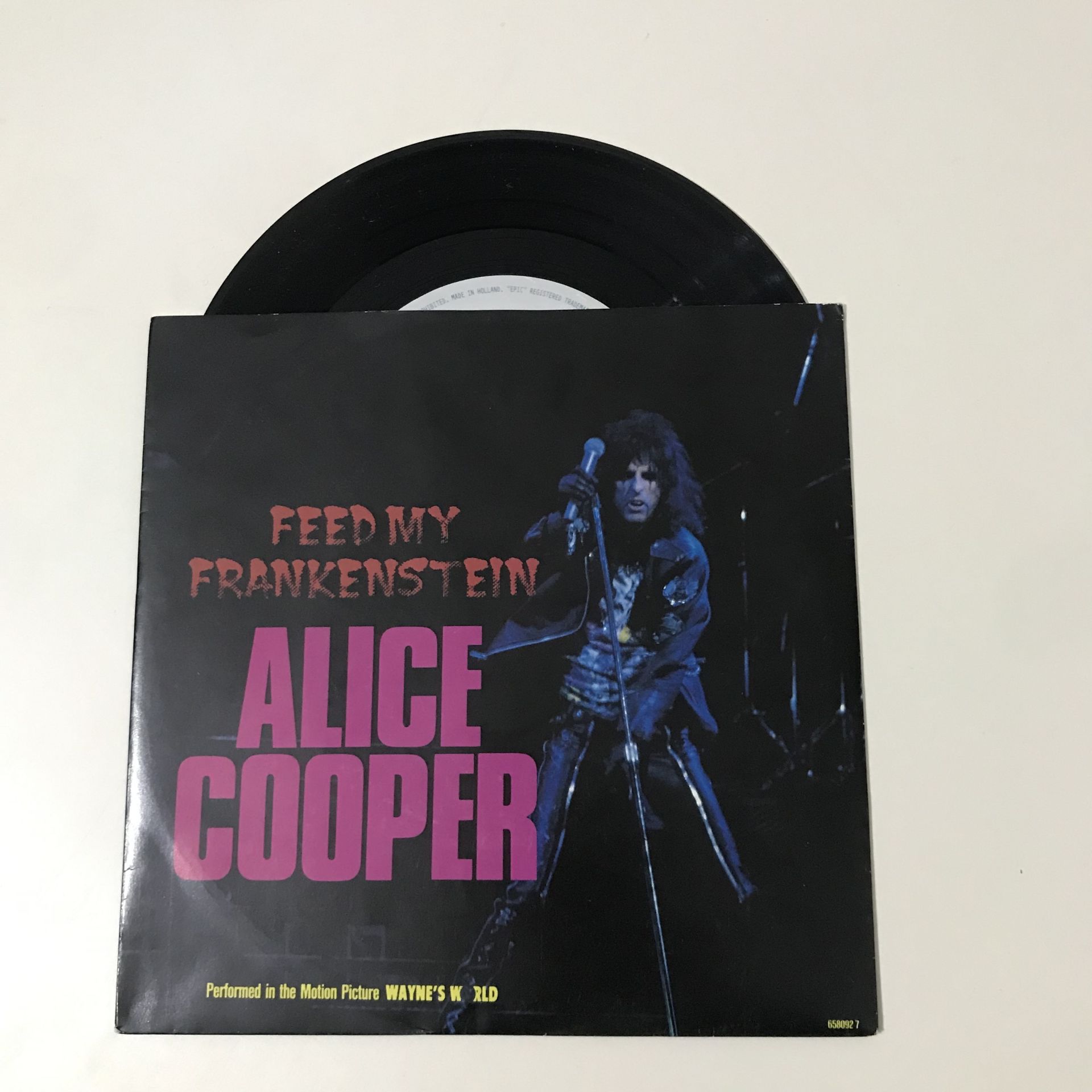 Alice Cooper – Feed My Frankenstein