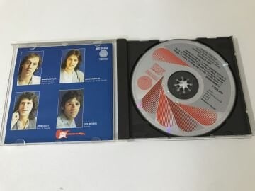 Dire Straits – Communiqué