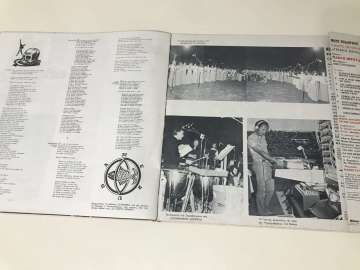 Mikis Theodorakis / Pavlo Nerouda, Maria Farantouri, Petros Pandis Foreword by Manos Katrakis – Canto General 2 LP