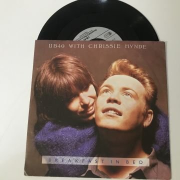 UB40 with Chrissie Hynde – Breakfast In Bed