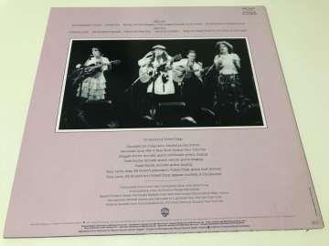 The Roches – Keep On Doing