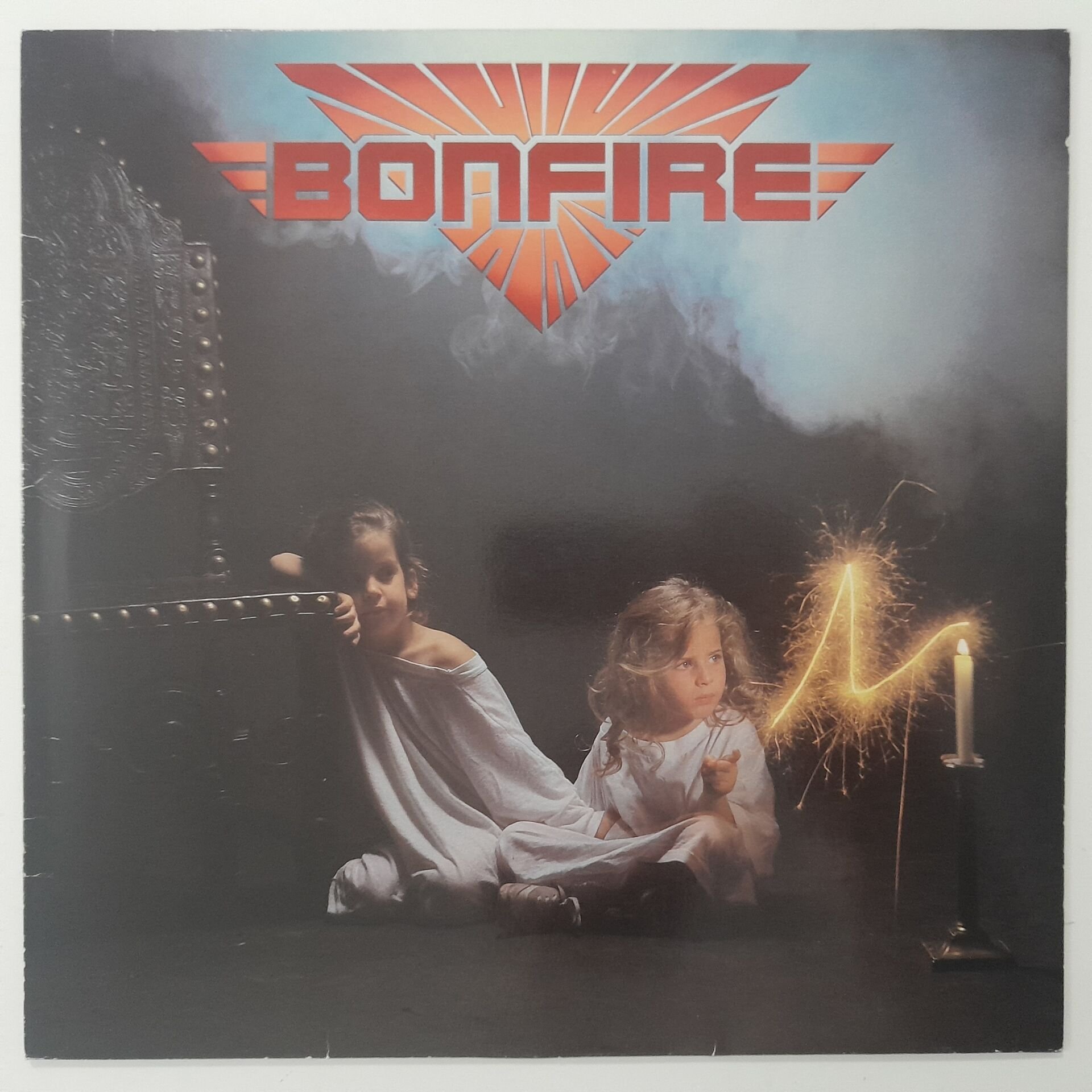 Bonfire ‎– Don't Touch The Light