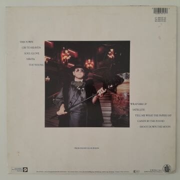 Elton John – Ice On Fire