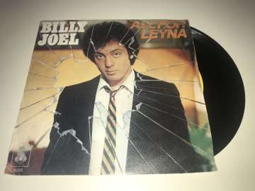 Billy Joel – All For Leyna