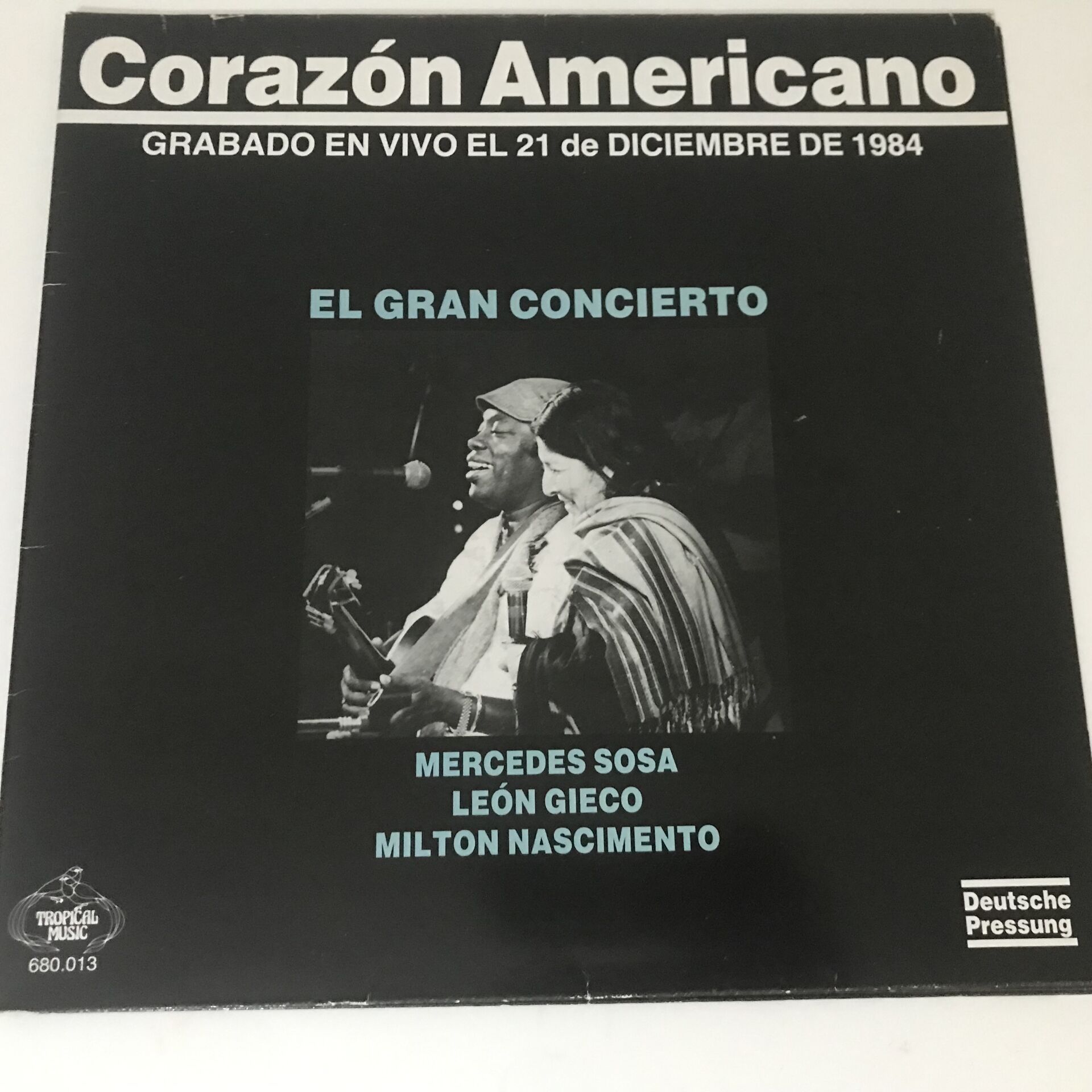 Mercedes Sosa / León Gieco / Milton Nascimento – Corazón Americano