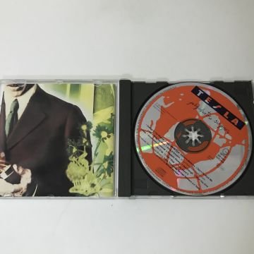 Tesla – Psychotic Supper
