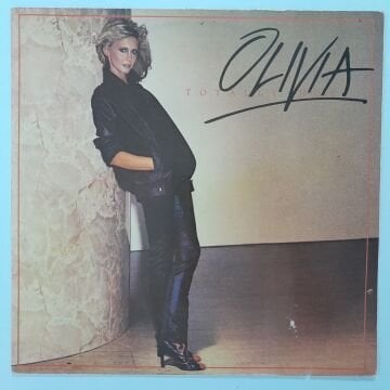 Olivia Newton-John – Totally Hot