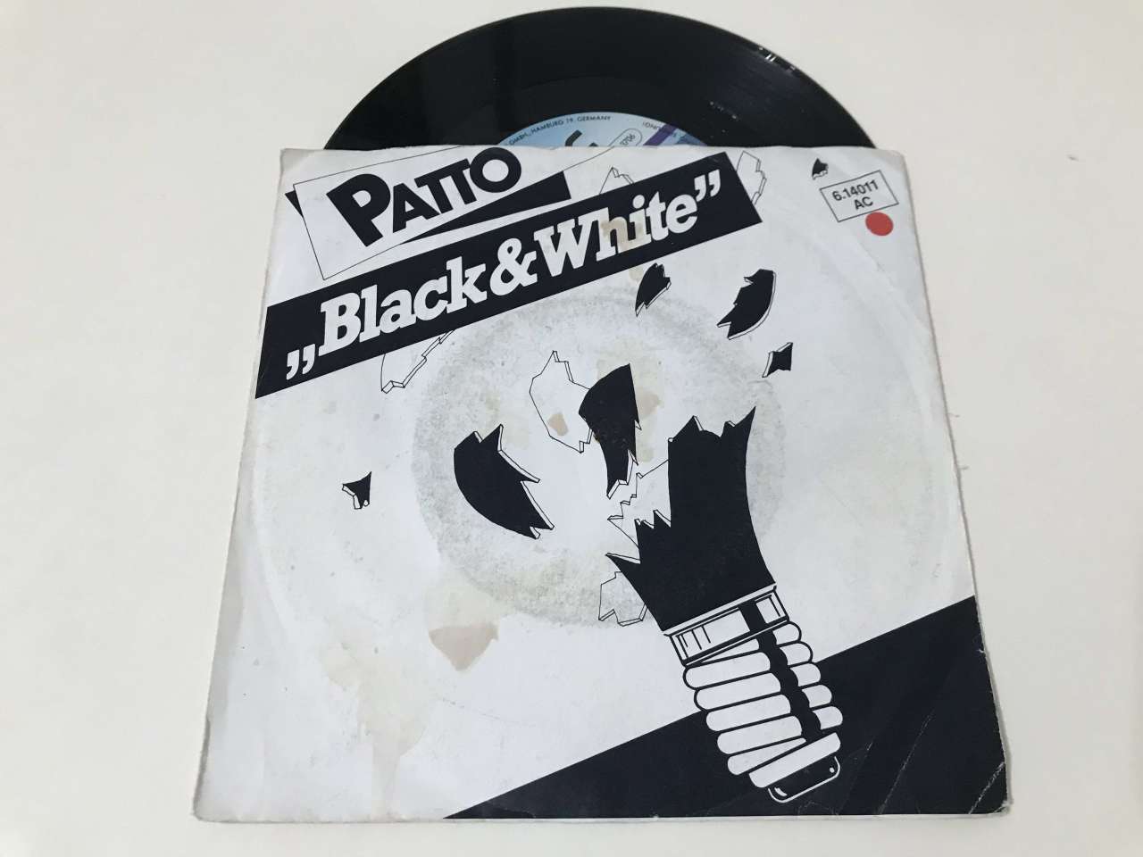 Patto – Black And White