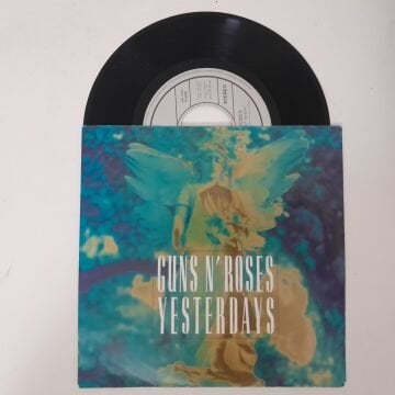 Guns N' Roses – Yesterdays