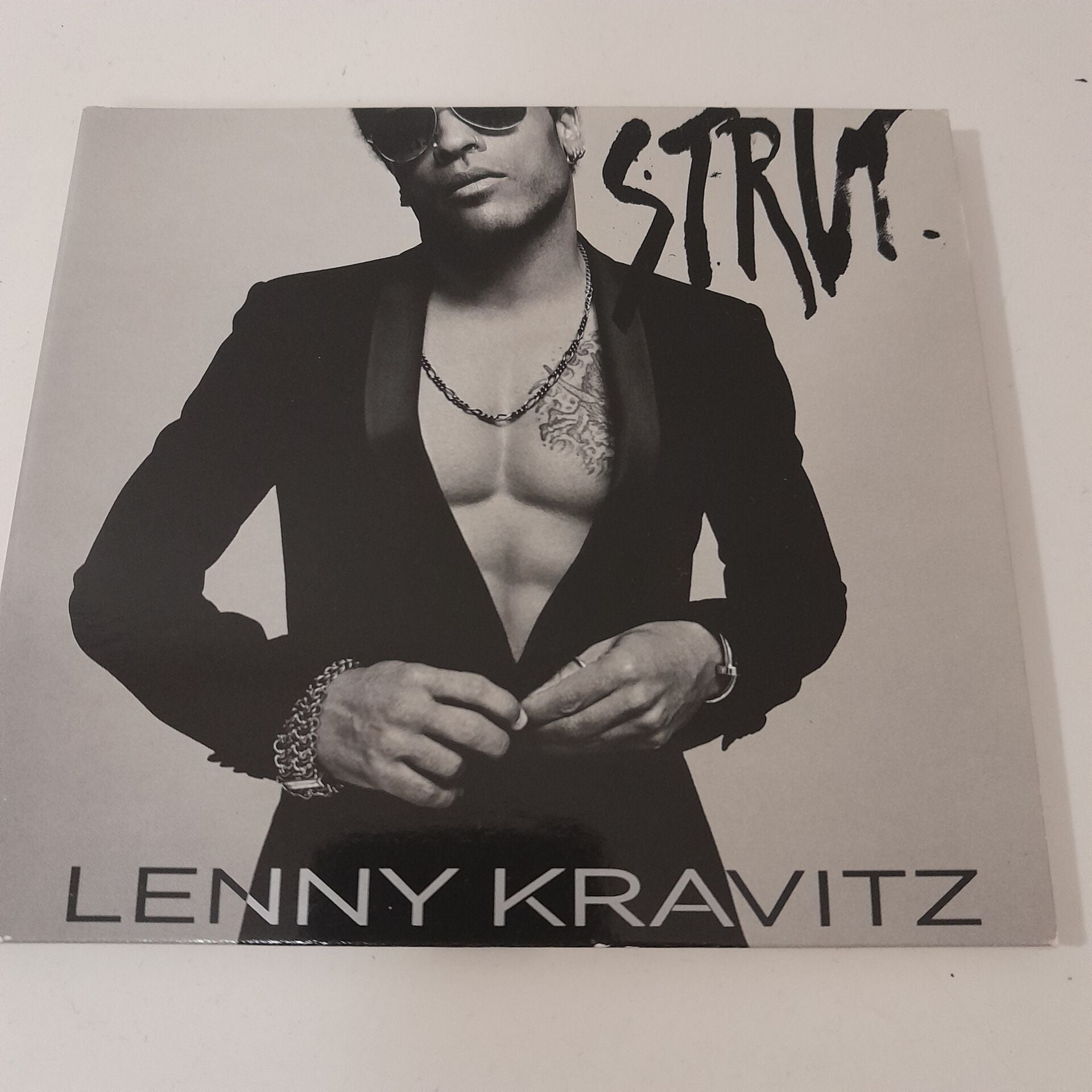 Lenny Kravitz – Strut