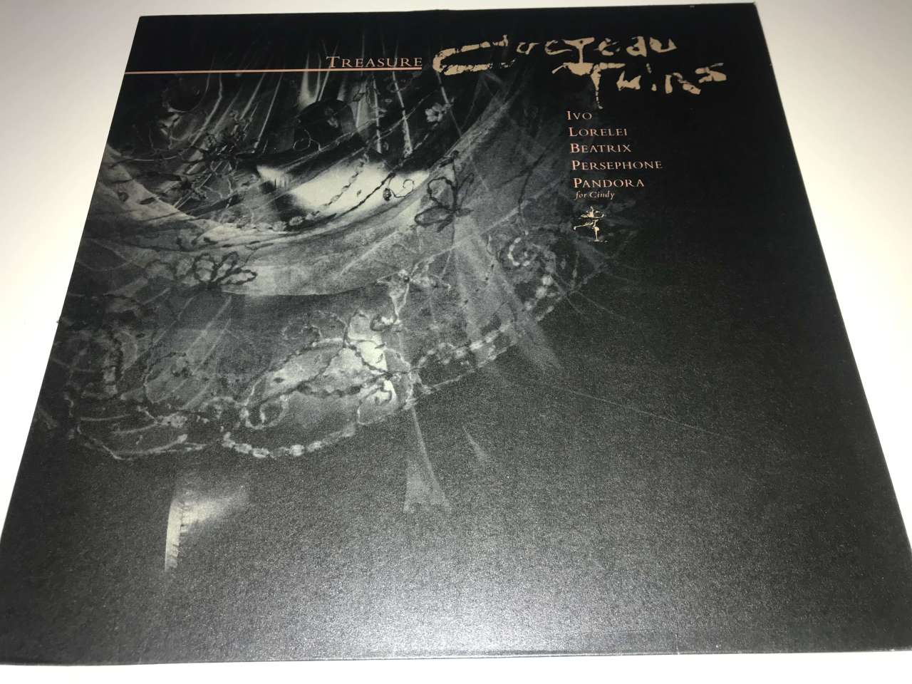Cocteau Twins – Treasure