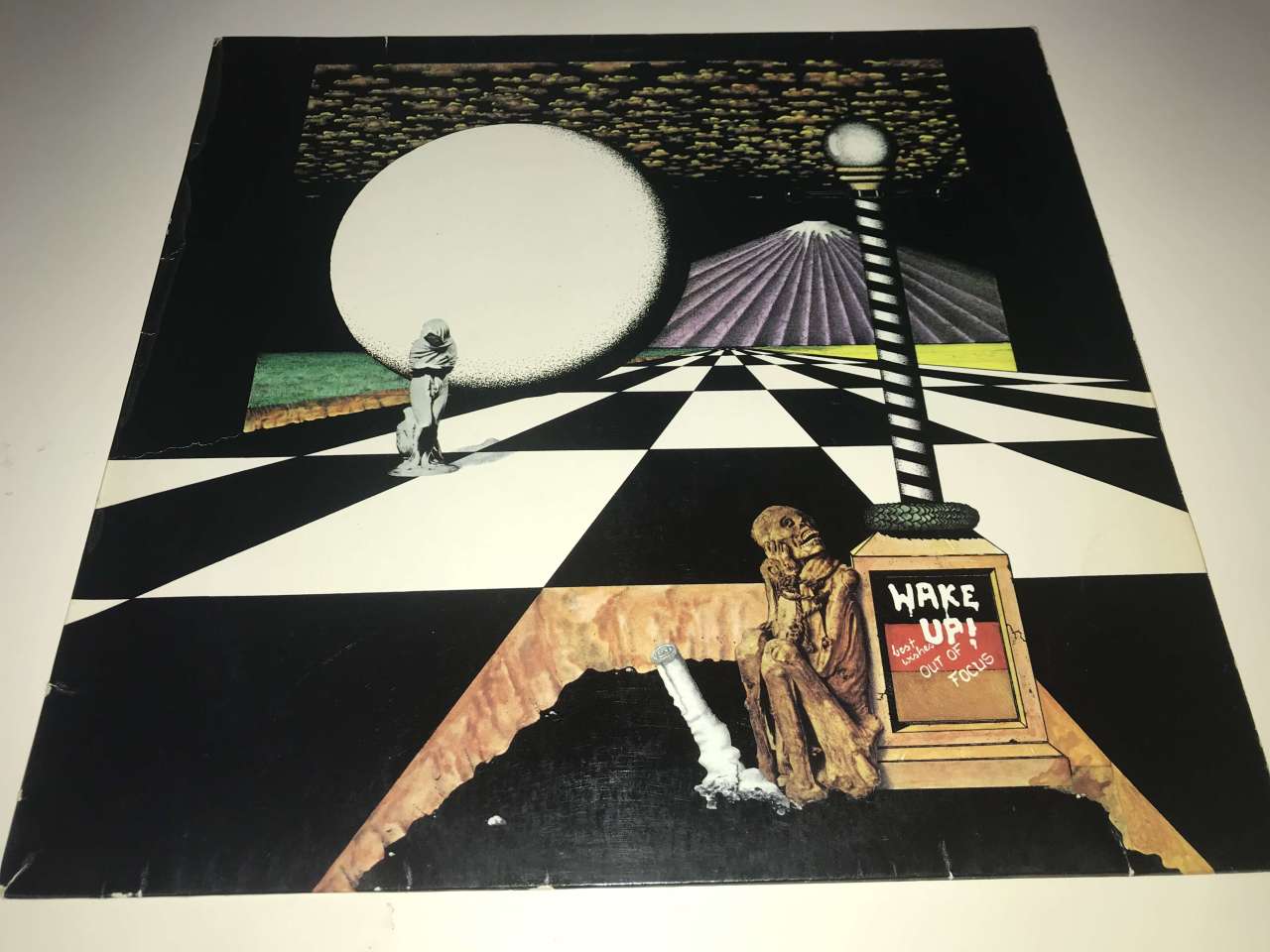 Out Of Focus – Wake Up!
