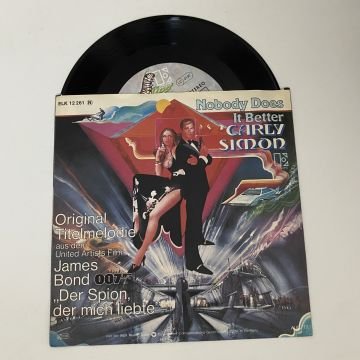 Carly Simon – Nobody Does It Better
