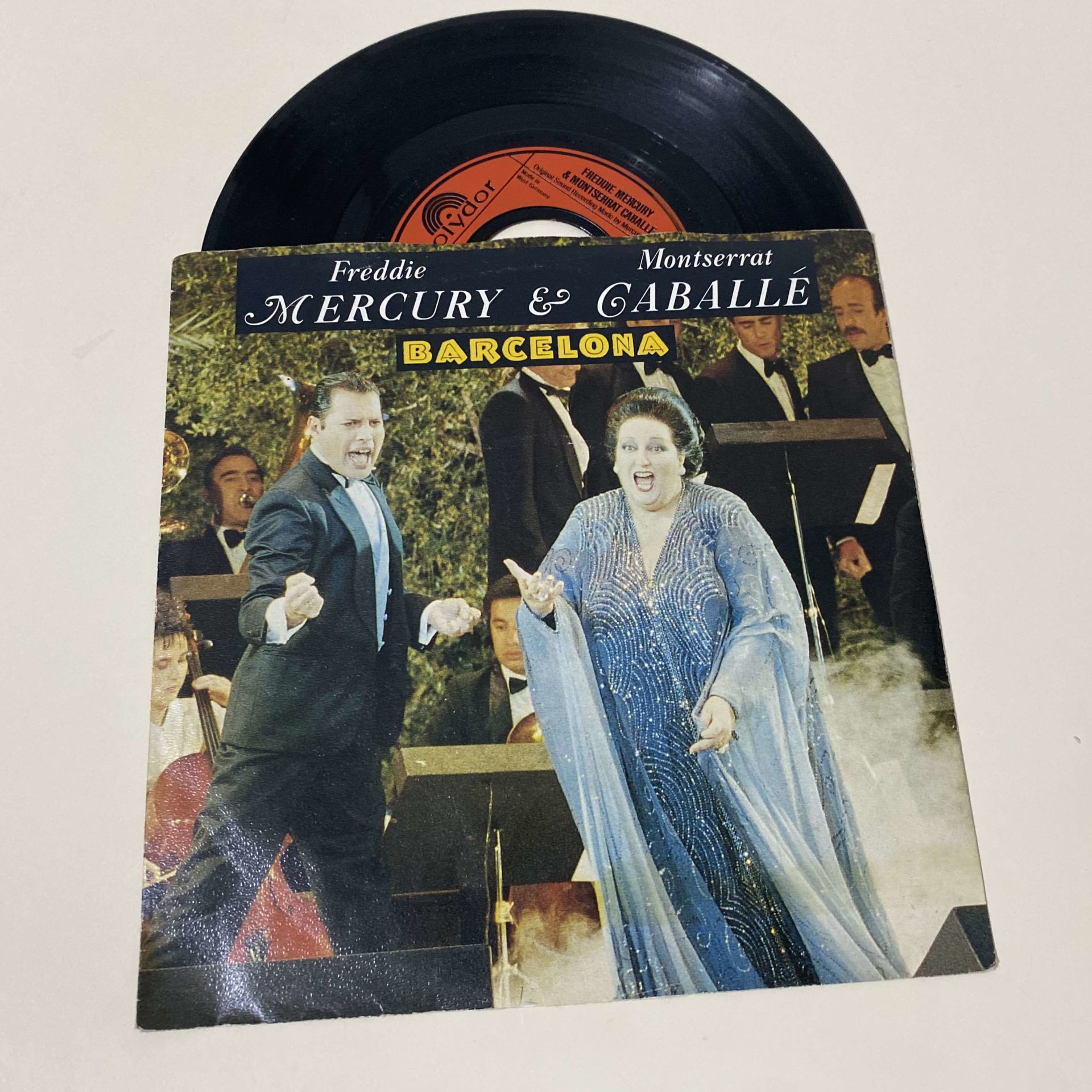 Freddie Mercury & Montserrat Caballé – Barcelona