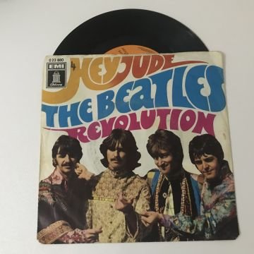 The Beatles – Hey Jude / Revolution