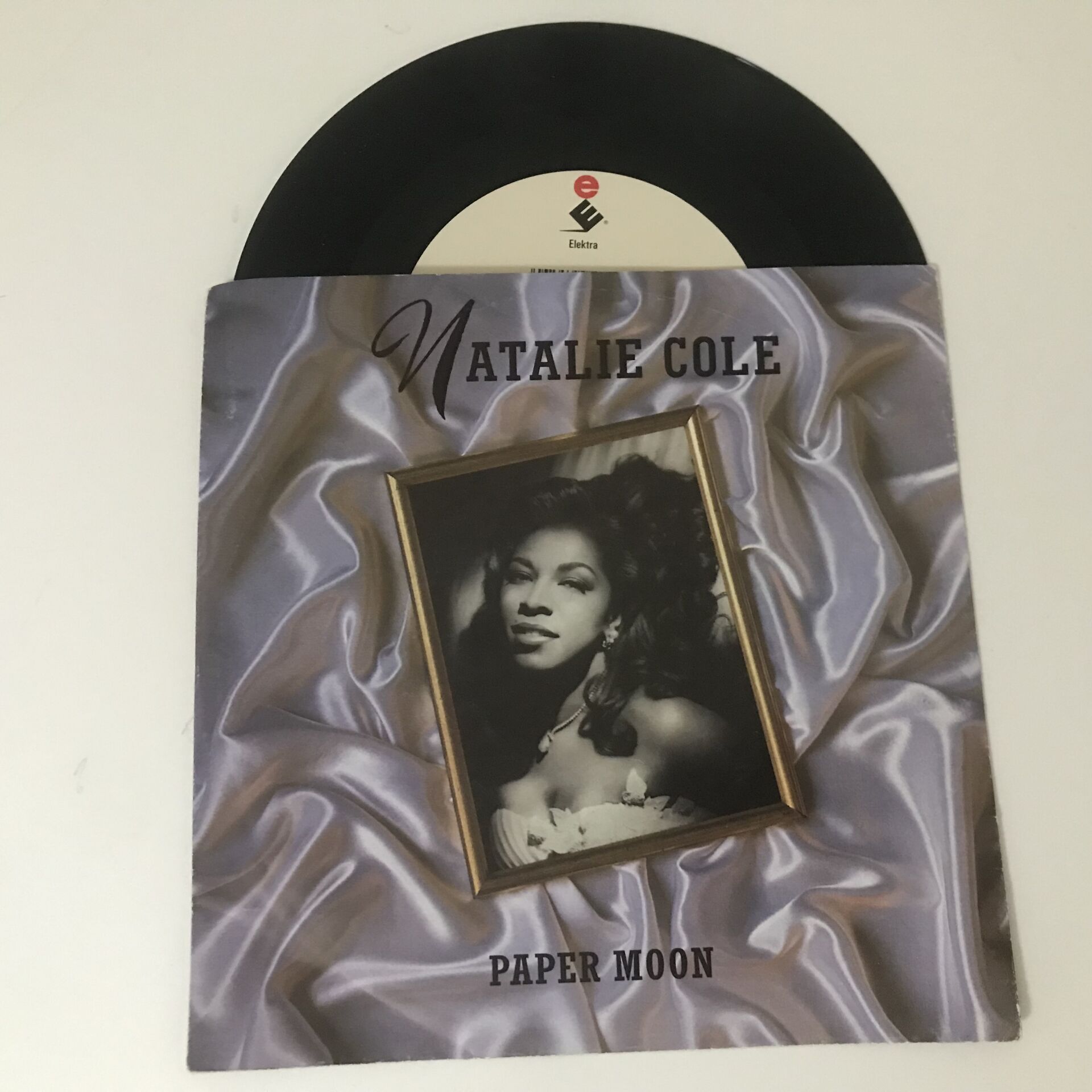 Natalie Cole – Paper Moon