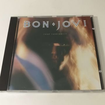 Bon Jovi – 7800° Fahrenheit
