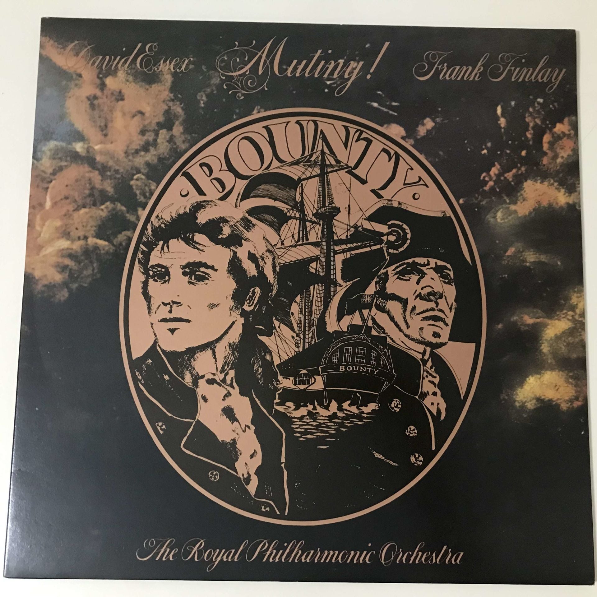 David Essex, Frank Finlay, Victor Spinetti, Nicky Henson, Charles Mindenhall, Doreen Chanter, The Royal Philharmonic Orchestra – Mutiny