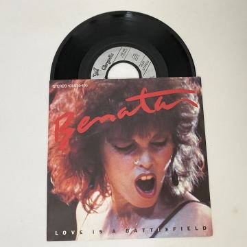 Pat Benatar – Love Is A Battlefield