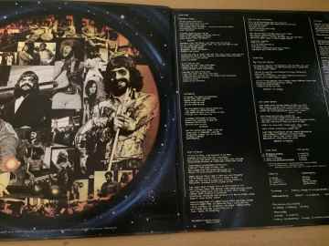 The Graeme Edge Band Featuring Adrian Gurvitz ‎– Kick Off Your Muddy Boots