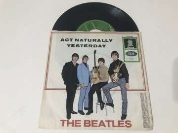 The Beatles – Act Naturally / Yesterday