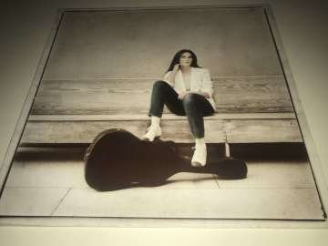 Emmylou Harris ‎– White Shoes