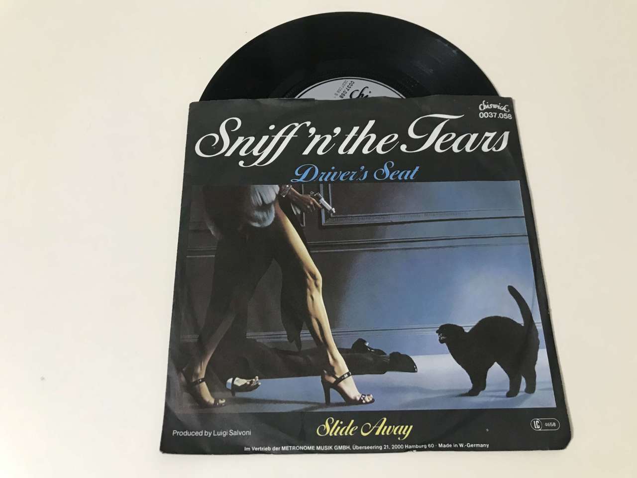 Sniff 'n' the Tears – Driver's Seat