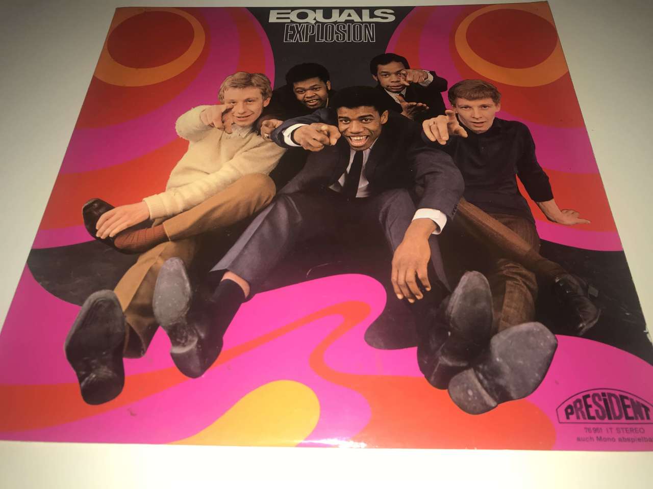 Equals ‎– Explosion