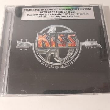 Kiss – Kiss 40 (Decades Of Decibels) 2 CD