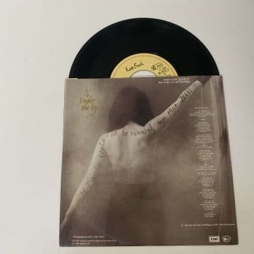 Kate Bush – Running Up That Hill