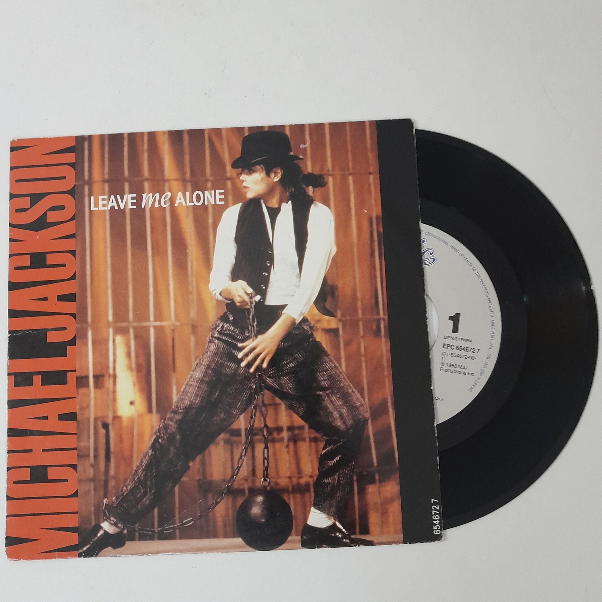 Michael Jackson – Leave Me Alone