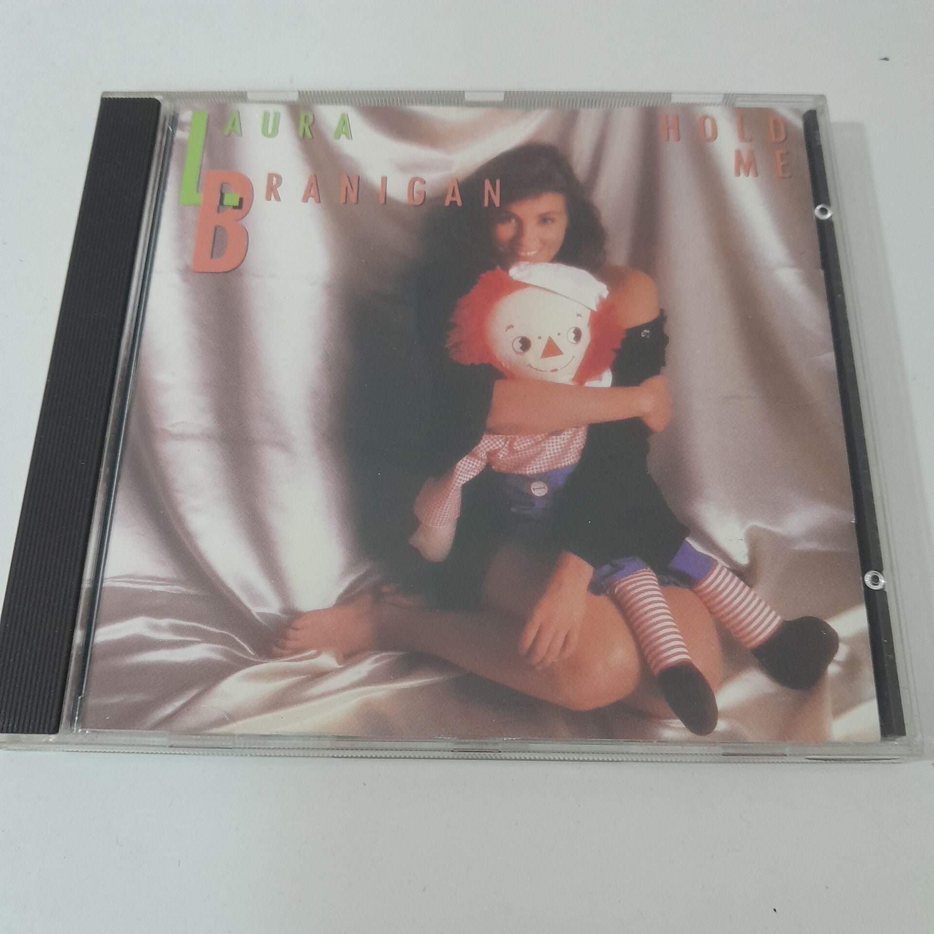 Laura Branigan – Hold Me