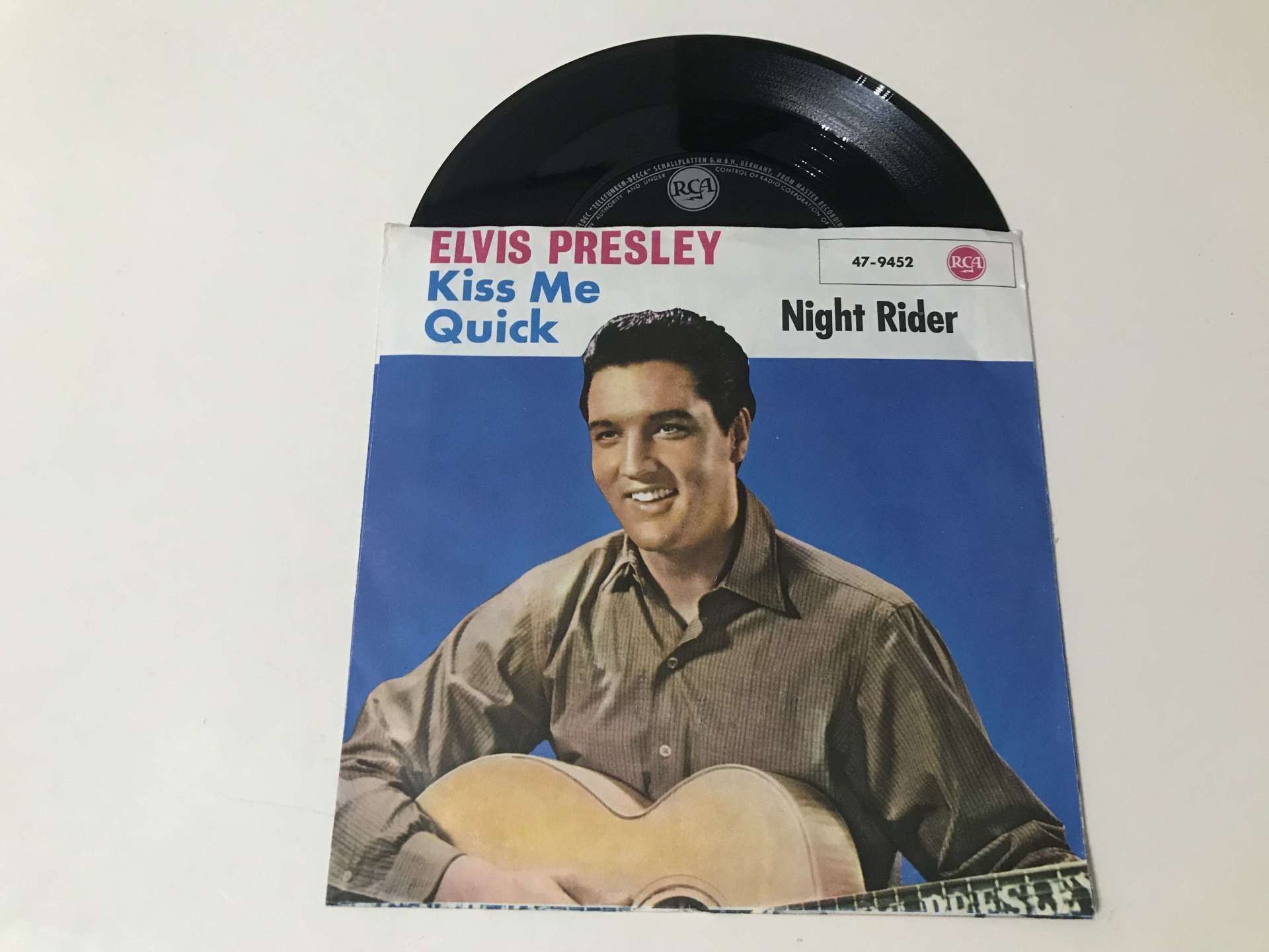Elvis Presley – Kiss Me Quick