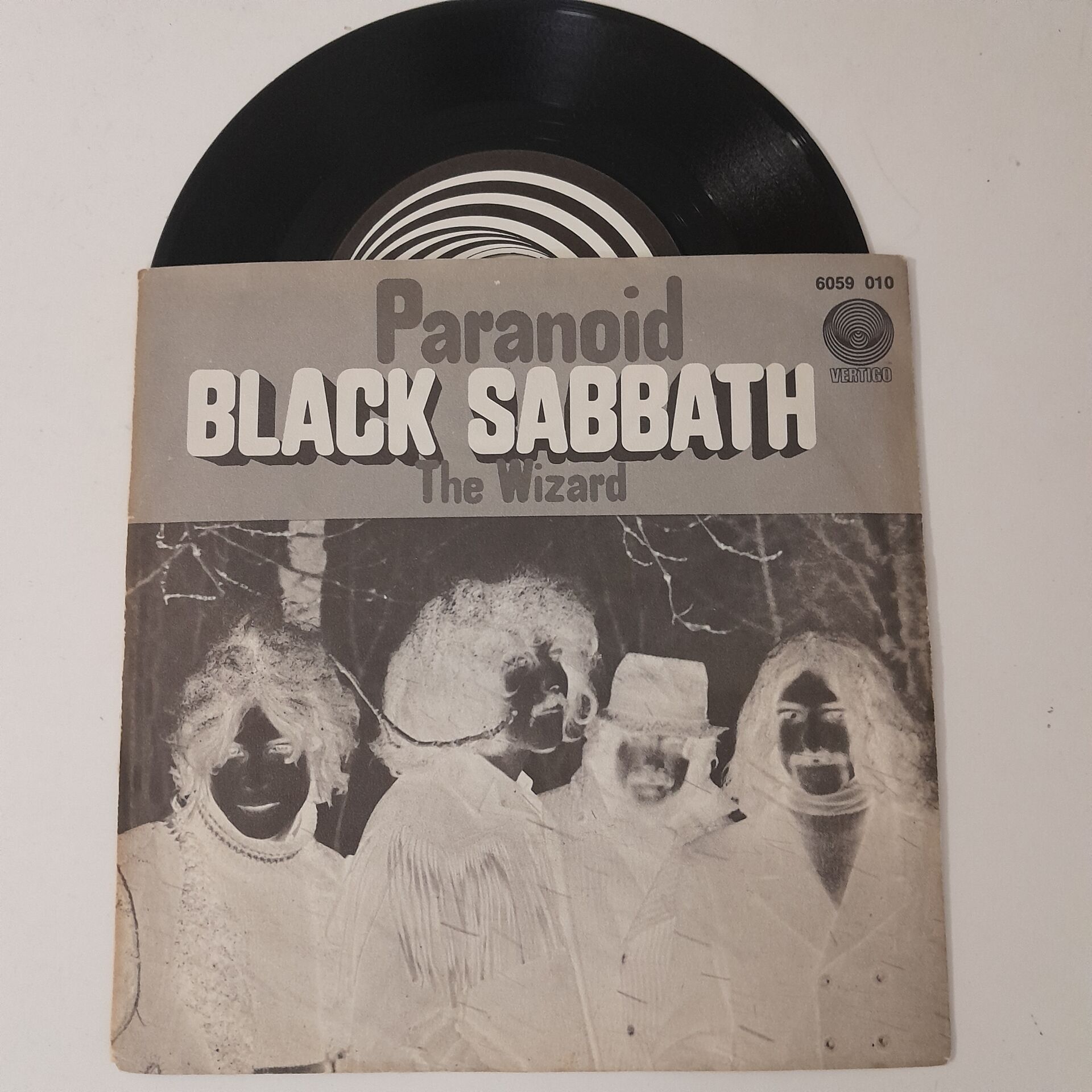Black Sabbath – Paranoid