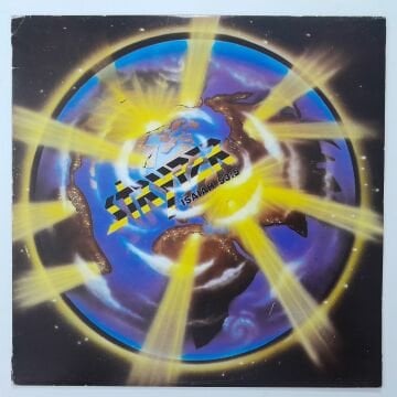 Stryper – The Yellow And Black Attack