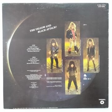 Stryper – The Yellow And Black Attack