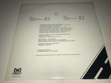 Junie ‎– Freeze
