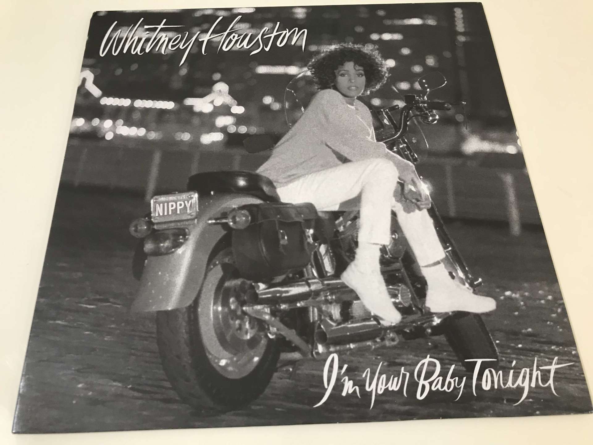 Whitney Houston – I'm Your Baby Tonight