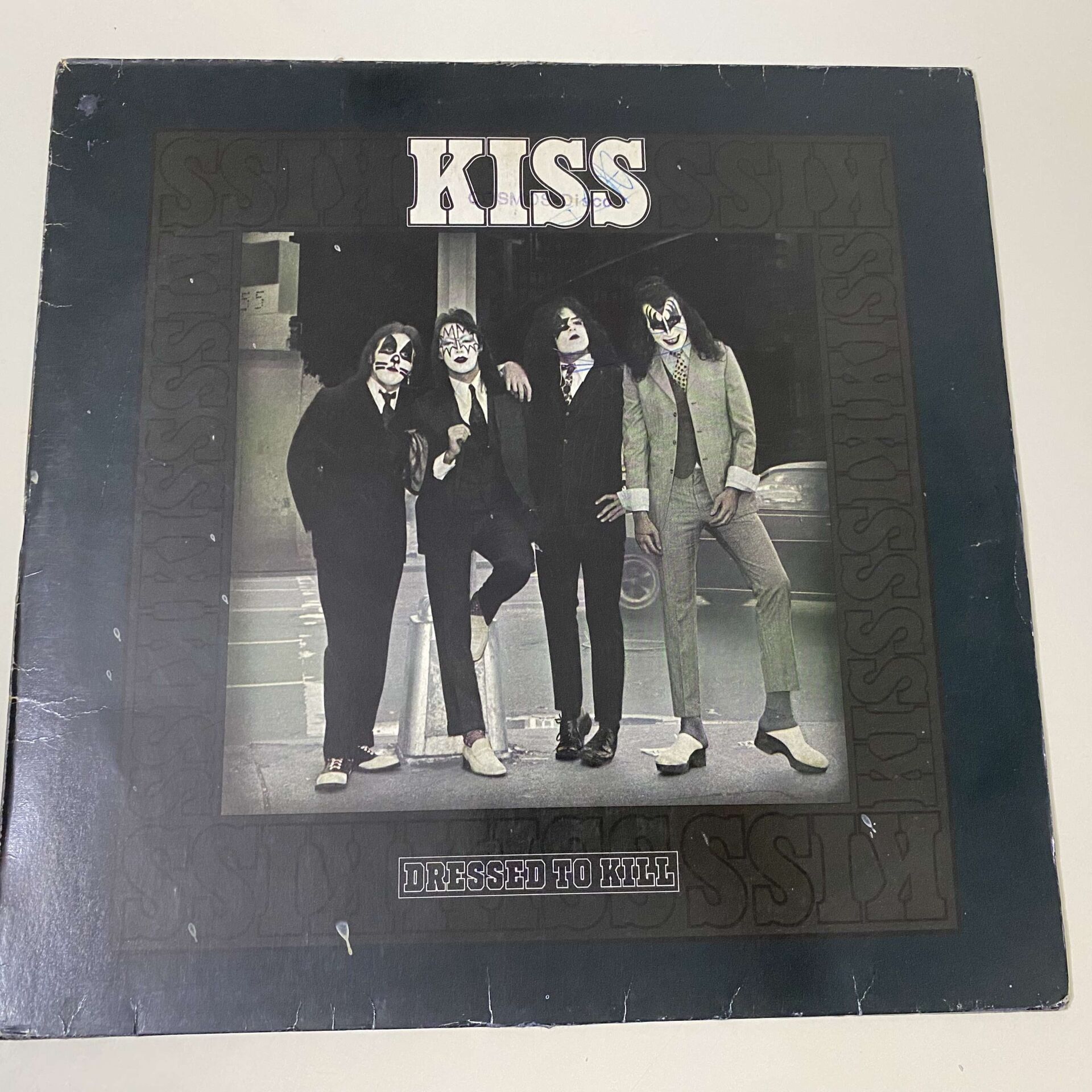 Kiss – Dressed To Kill