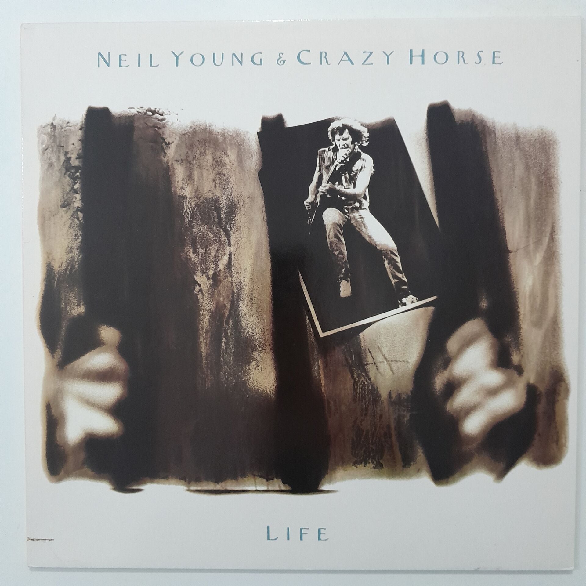 Neil Young & Crazy Horse – Life