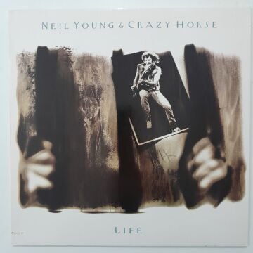 Neil Young & Crazy Horse – Life