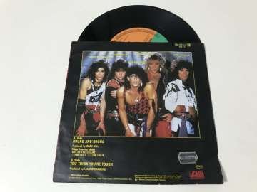 Ratt – Round And Round