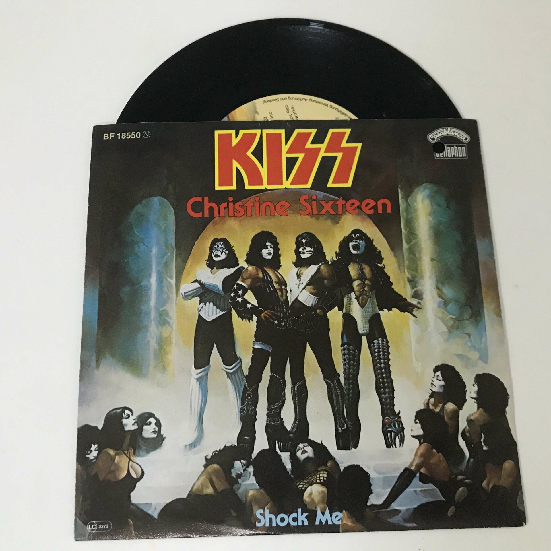 Kiss – Christine Sixteen