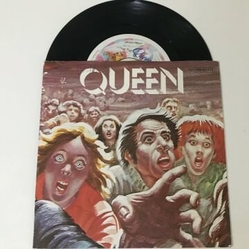 Queen – Spread Your Wings