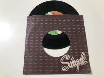 Sister Sledge – Easy Street
