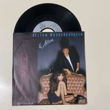 Stefan Waggershausen & Alice – Zu Nah Am Feuer