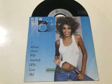 Whitney Houston – I Wanna Dance With Somebody (Who Loves Me)