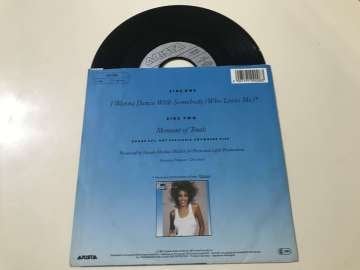 Whitney Houston – I Wanna Dance With Somebody (Who Loves Me)
