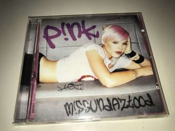 P!NK – M!ssundaztood